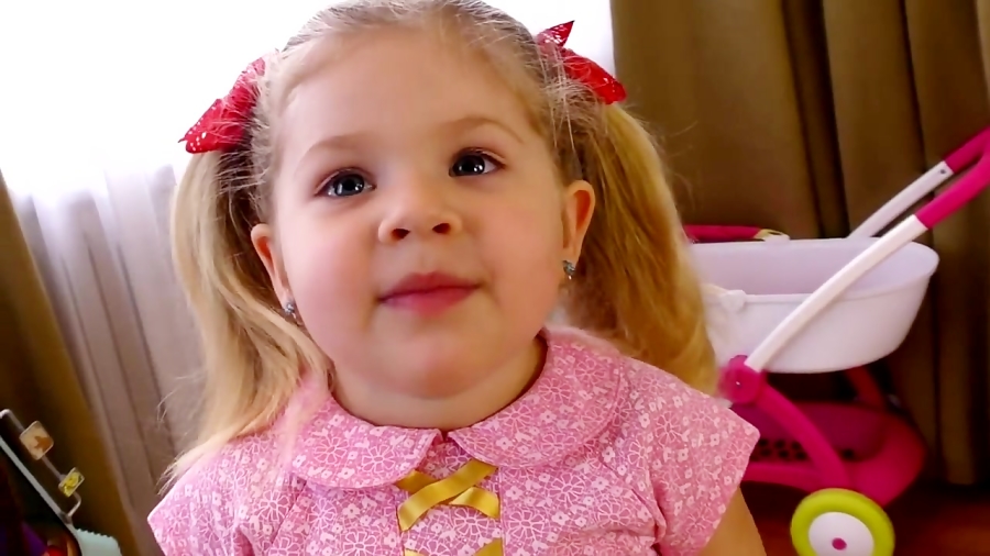 دیانا و اسباب بازی ها - ماشین لباسشویی دیانا و لباس عروسک